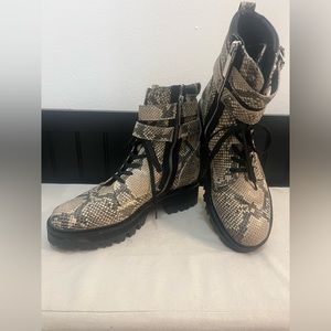 Dolce Vita printed boots